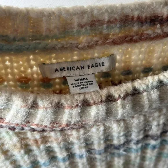 Soft and cozy American Eagle cable knit sweater - colorful and versatile - Picture 4 of 7